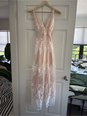 Sleeveless Blush Pink Lace Maxi Dress with Floral Embroidery